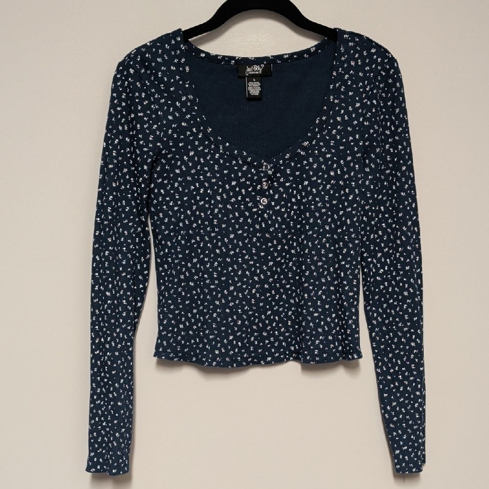 Elegant Blue Floral Long Sleeve Top